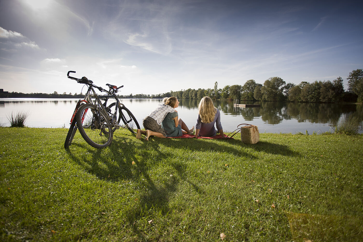 DonauTäler-Radweg_Picknick am See