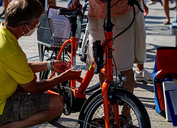 Fahrrad-Codierung Fahrrad wird codiert