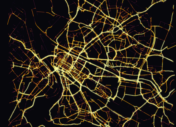 Dunkle Karte des Mannheimer Straßennetzes, in der die von Stadtradeln-Teilnehmenden befahrenen Strecken nach Häufigkeit eingefärbt sind – hell leuchtend die meistgenutzten Radrouten, dunkelrot die selten befahrenen Wege.
